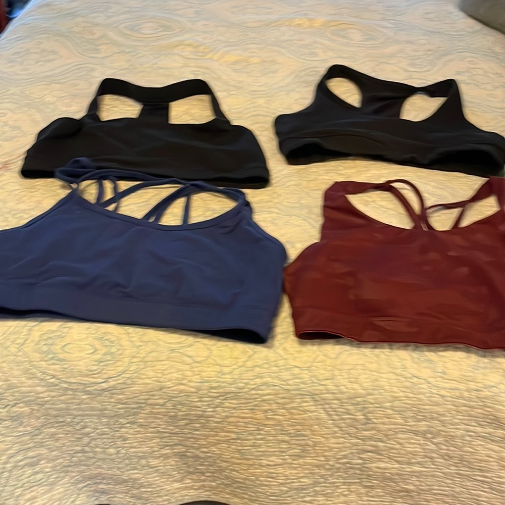 Set of 4 sports bras